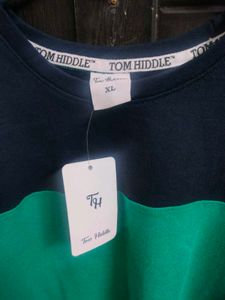 Stylish Sweatshirt/T-shirt