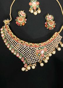Gorgeous Kundan Jewelry Set