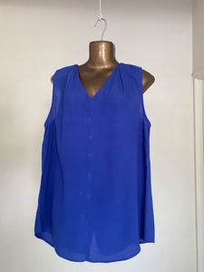 Stylish Sleeveless Top Electric Blue Back Button