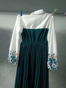 Elegant Pleated Maxi Dress