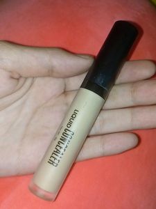 Swiss Beauty Lightweight Concealer