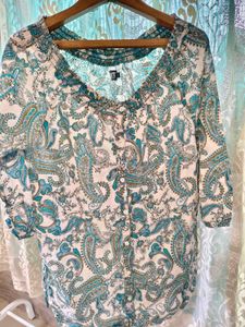 BOGO🎁Buy One Get 1 Free🎁Paisley Print Top