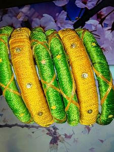 Thread Bangles 💚💛