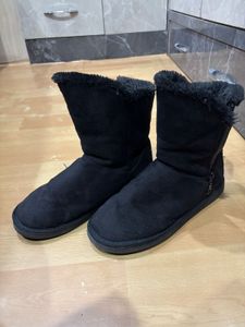 Carlton London Warm Long Lined Boots
