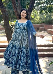 Indigo paisley heavy flair suit set