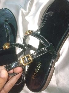 VISHUDH Black Flats