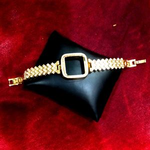 Golden Bracelet With White Jarkan Work❤️❤️