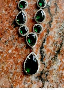 Green Ad Stones Neck Set