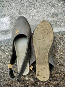 Flat Footwear