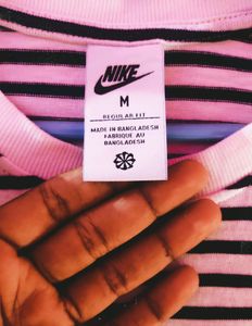 Nike Striped Unisex T-shirt 👕