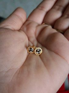 Stud Earrings Gold