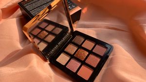 Myglamm Manish Malhotra 9 in 1 Eyeshadow Palette
