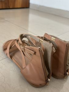 Dressberry Sandals