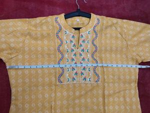 Elegant Yellow Embroidered Kurta (L)