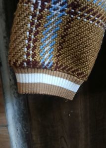 NEGOTIABLE : V-Neck Sweater