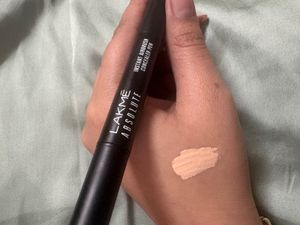 Lakme Absolute Concealer Pen - Ivory shade