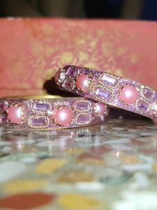 Women Kada