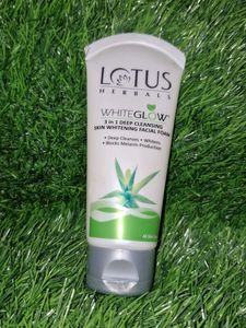 Lotus Whiteglow 3in1 Facewash