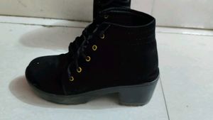 Voguish Women Boots