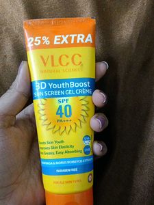 VLCC 3D YouthBoost Sunscreen SPF 40 PA+++