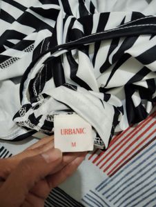 Size M- Zebra Print Long Sleeve Top