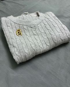 Uniqlo Gray Cable Knit Sweater