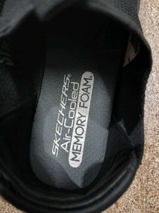Very Light Weight Comfy Skechers Shoe(Unisex)