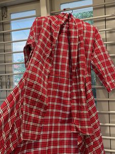 Red Knee Size Coat/shrug
