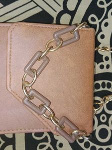 Chain Detail Crossbody Phone Bag