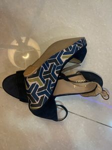 Taavi Women Navy Blue Wedges