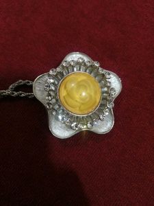 Flower Pendant Necklace