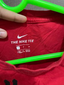 Nike Graphic Tee