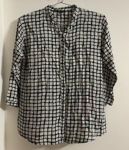 Detailed V-neck Shirt