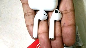 WRni12 Blutooth Headset Full Working Condition