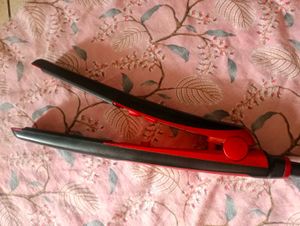 Croma Hair Straightener