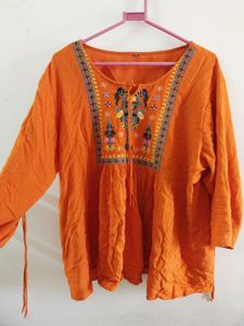 2 Women&#39;s Blouses