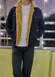 BALCK DENIM JACKET  WITH WARM FURRS