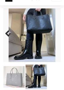 Louis Vuitton Elegant Black Handbag