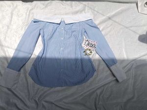 Striped Off-Shoulder Shirt 💙