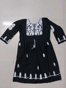 Elegant Black Embroidered Kurta