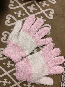 Baby Pink 🩷 And White Gloves