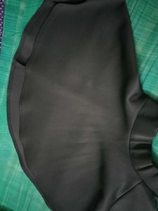 This is black cute skirt