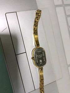 Elegant Gold-Tone Ladies&#39; Watch