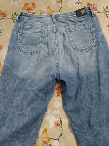 Mid-wash Blue Jeans