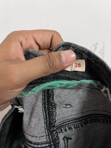 Black Levi&#39;s Jeans