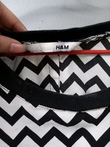 H&amp;M Black And White Top