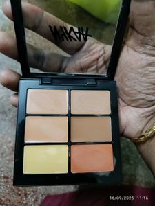 NYKAA Conceal And Colour Correct Palaette