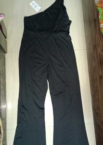 Chic Black One-Shoulder Jumpsuit