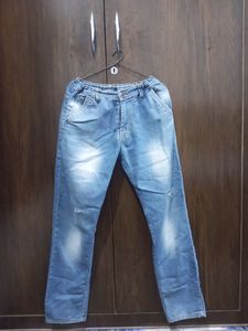 STRAIGHT FIT DENIM JEANS