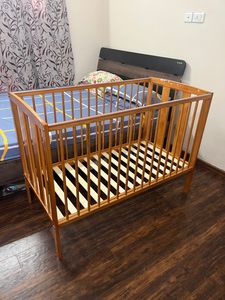 Babyhug Cot (WITHOUT MATTRESS)